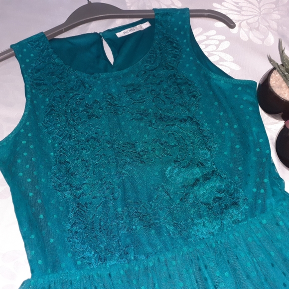 Ricki's Teal Lace Dress - Picture 3 of 9
